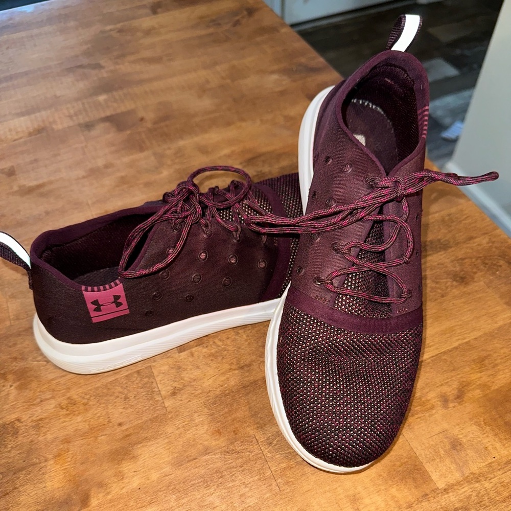 Under Armour Charged 24/7 Low Shoes